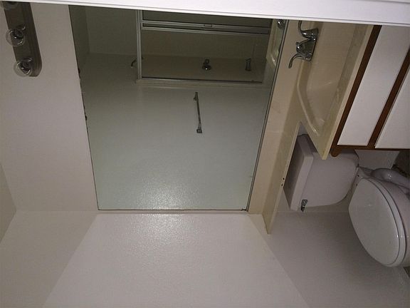 5th image of 731 Saint Louis Ave APT 2