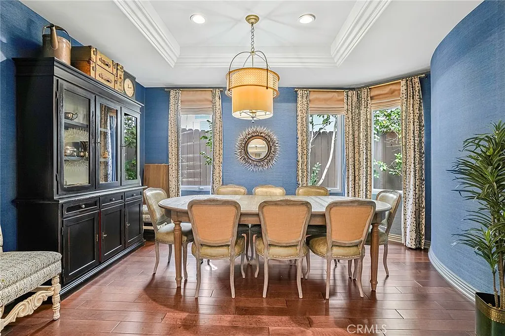 5 bed, 4.5 bath, 3646 sqft, $27,500 — Photo 4