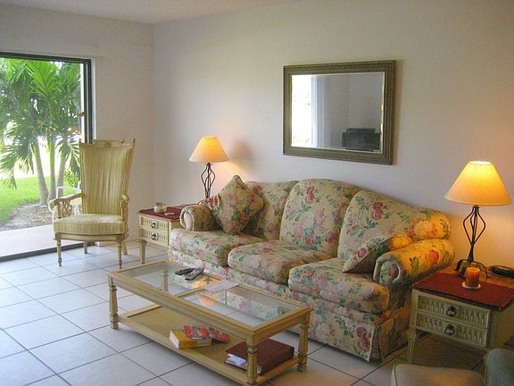 3rd image of 4147 Silver Palm Dr