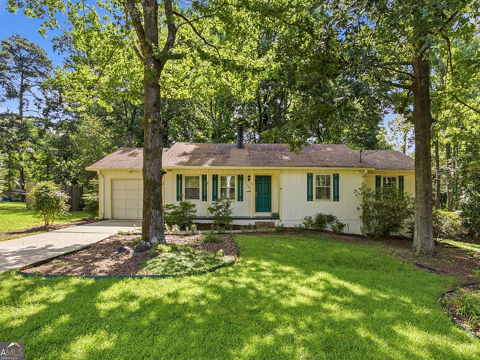 1st image of 1723 Collins Hill Rd