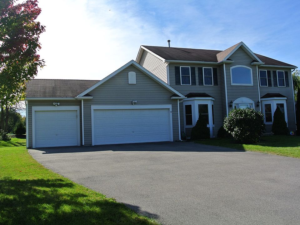 1st image of 59 Bedfordshire Dr