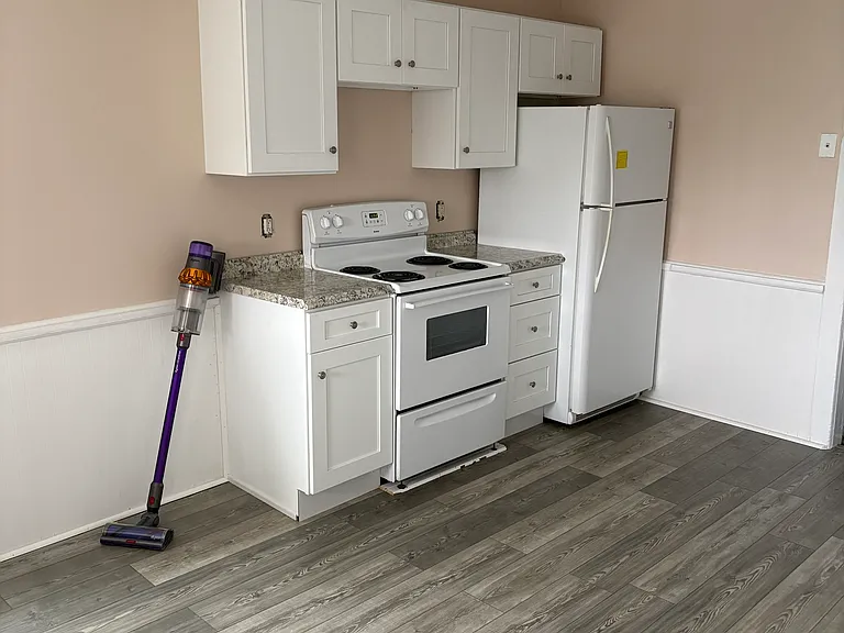 214 S Grand St #2 — Photo 6