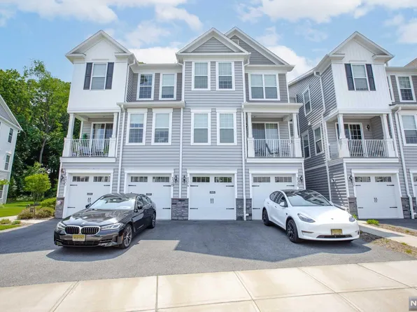 124 Sequoia Dr, Cedar Grove, NJ 07009