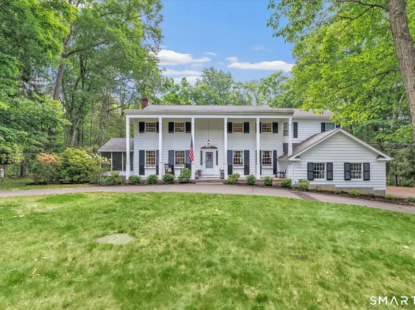 15 Hemlock Hollow Road, Woodbridge, CT 06525