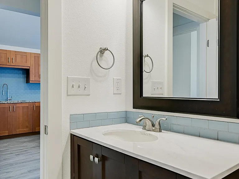 1311 E 52nd St #2 — Photo 10