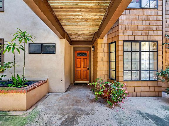 3rd image of 8840 Villa La Jolla Dr Unit 108