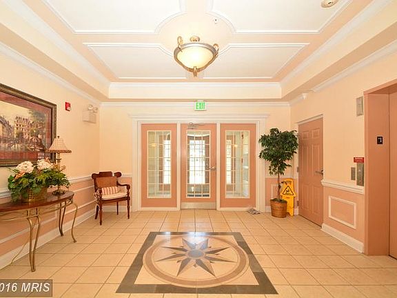 2nd image of 4740 Water Park Dr Unit 4740Q