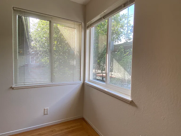 6049 Claremont Ave #E — Photo 4