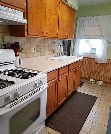 4th image of 3205 Fairview Ave