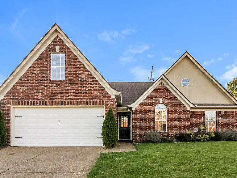 1125 Red Fern Cir W — Photo 1