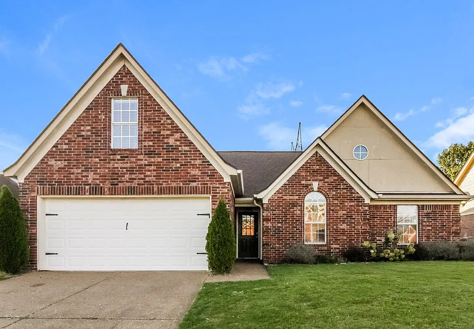 1125 Red Fern Cir W