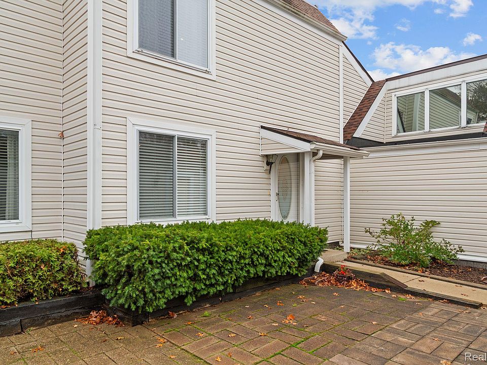 1st image of 614 Oxford Oaks Ct