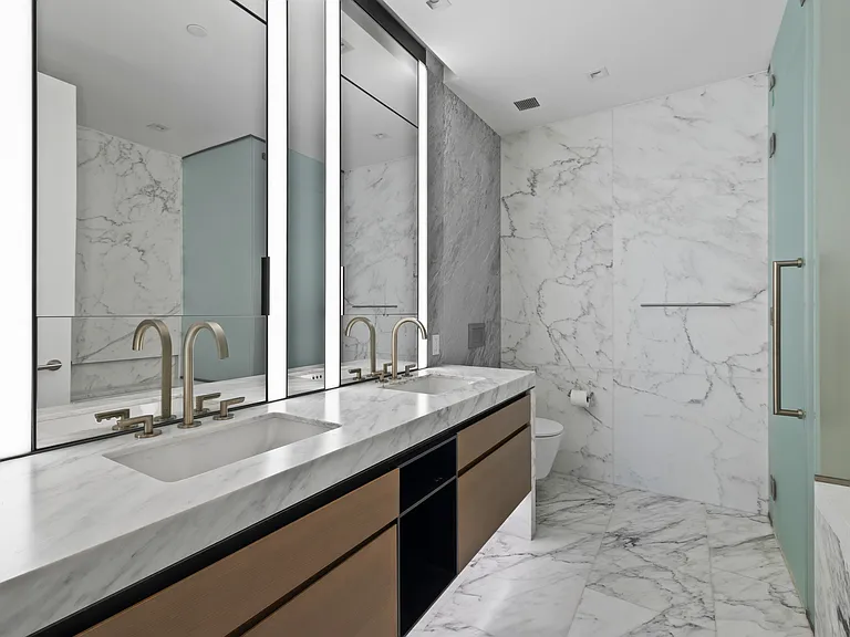 555 W 22nd St #4BW — Photo 7