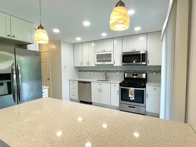 5905 Baltimore Dr — Photo 5