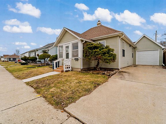 3rd image of 411 Swayze St