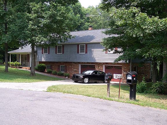 2nd image of 151 Lois Ln