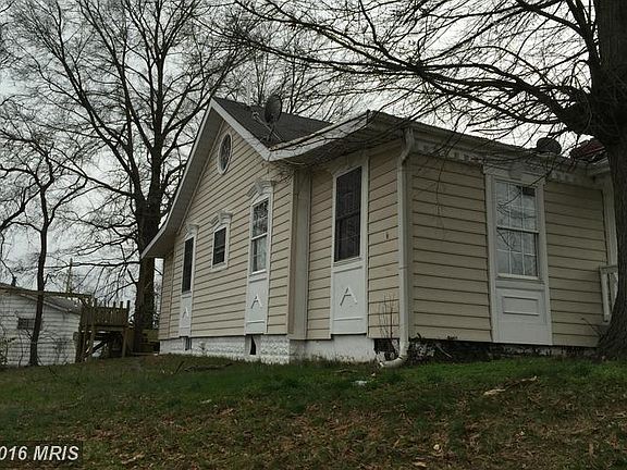 5th image of 7009 Helena Pl