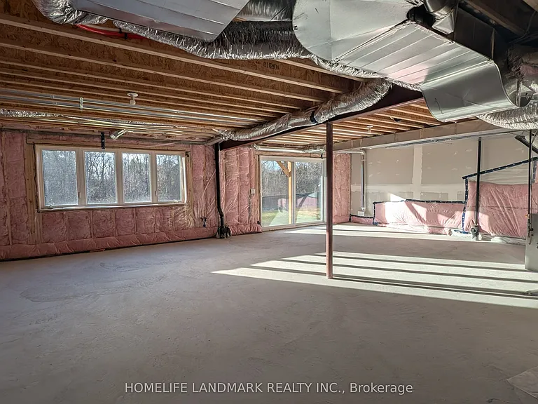 2868 Shortreed Gdns — Photo 34