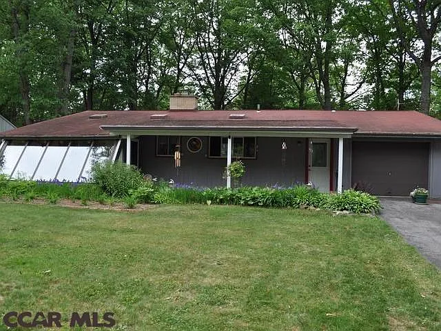 1981 N Oak Ln photo 1
