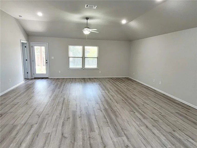 300 Bright Star Ln — Photo 6