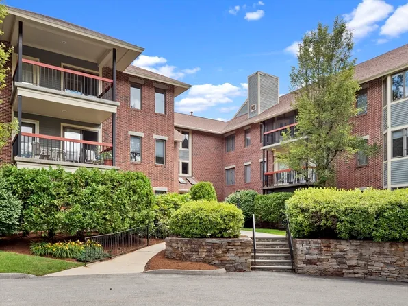 770 Salisbury St APT 558, Worcester, MA 01609