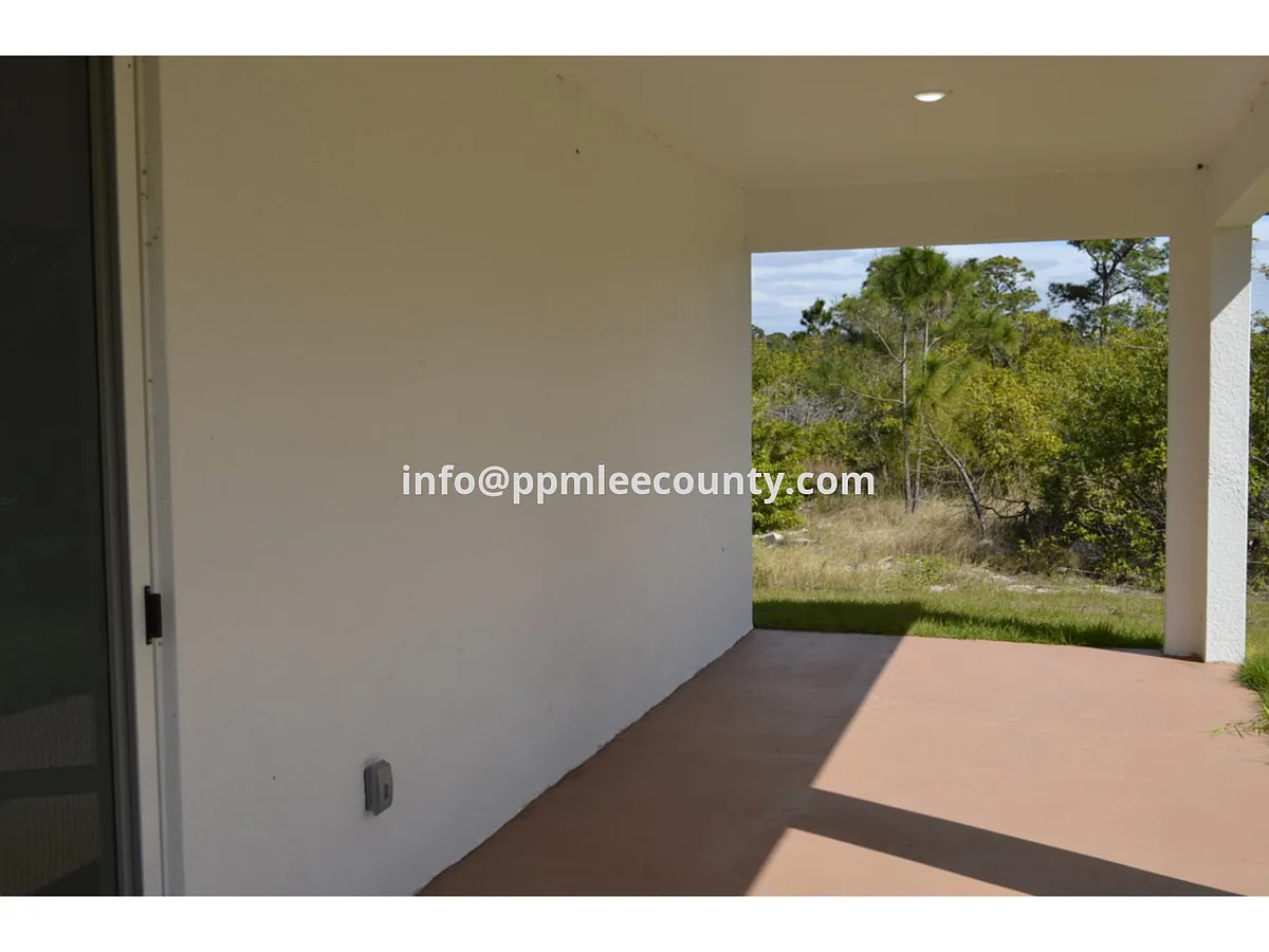 Building Photo - 970 Lakeside Dr