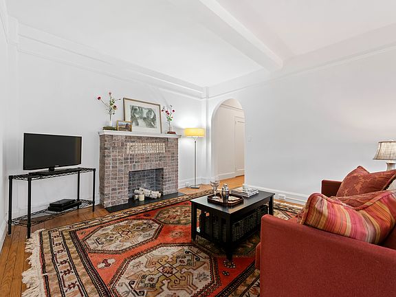 2nd image of 21 E 10th St APT 6B