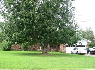 17952 Ridgeway Dr, Siloam Springs, AR 72761