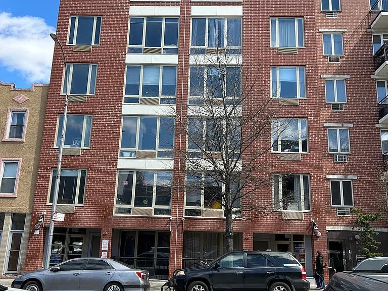 647 Washington Ave #7A — Photo 1