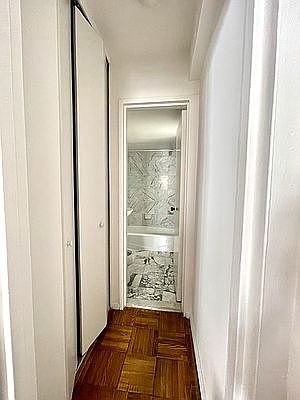 5th image of 7 E 86th St APT 10C