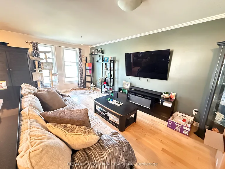 28 Austen Ln — Photo 5