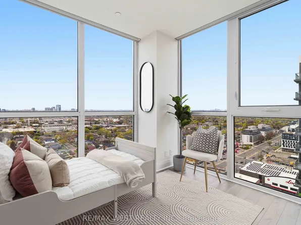 15 Zorra St #2202, Toronto, ON M8Z 0C1