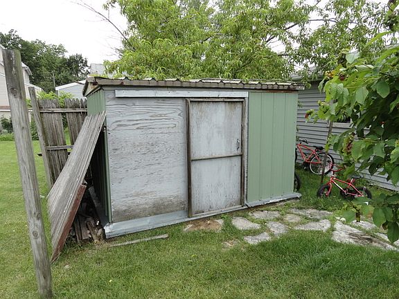 4th image of 205 W Beech Ave