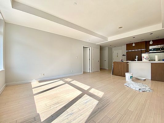 4th image of 601 Ocean Pkwy #2E