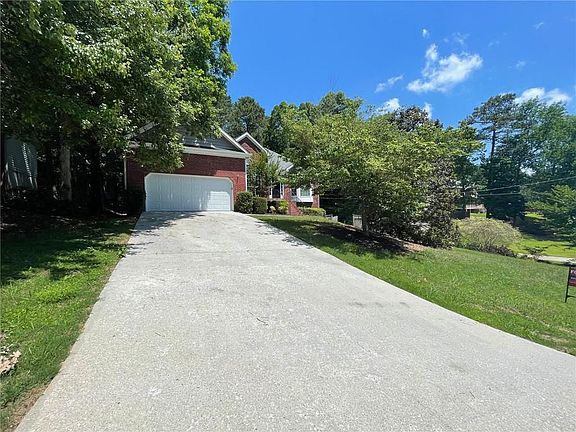3rd image of 6517 Shady Valley Dr