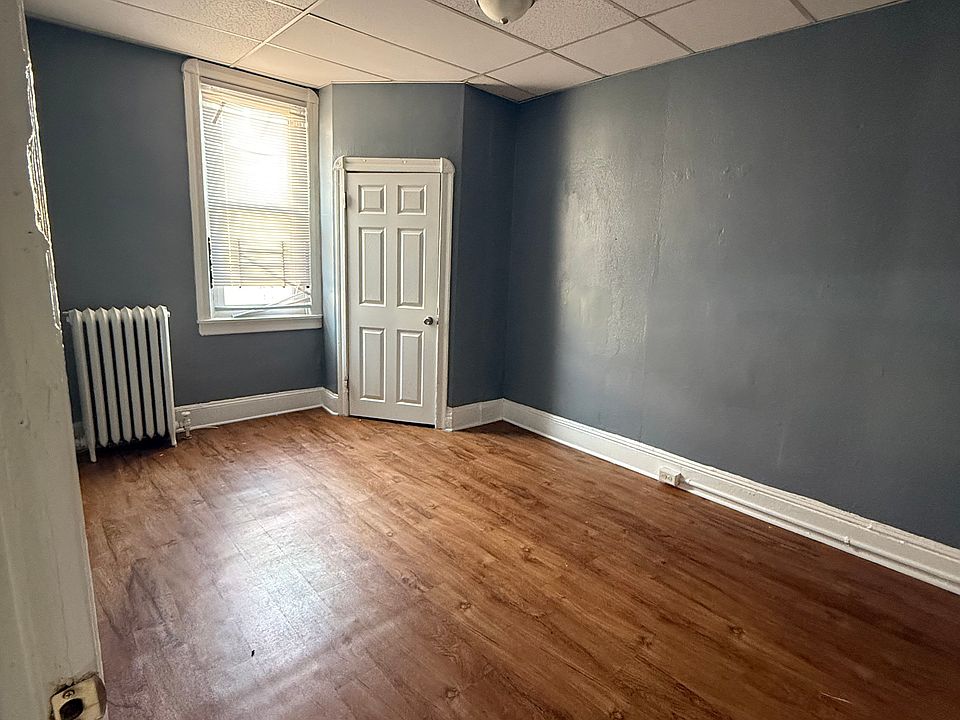 1st image of 5731 Woodland Ave #1R