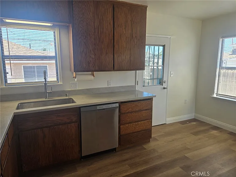 2234 Euclid Ave — Photo 4