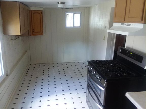 Kitchen eating space