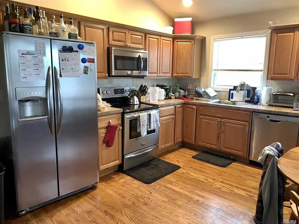 3 bed, 985 sqft, $4,000 — Photo 3