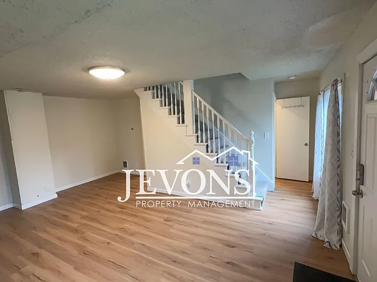 723 S Sprague Ave #A — Photo 5