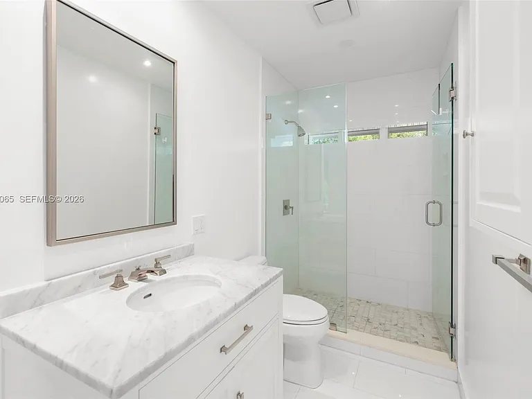 5600 Oakwood Ln — Photo 18
