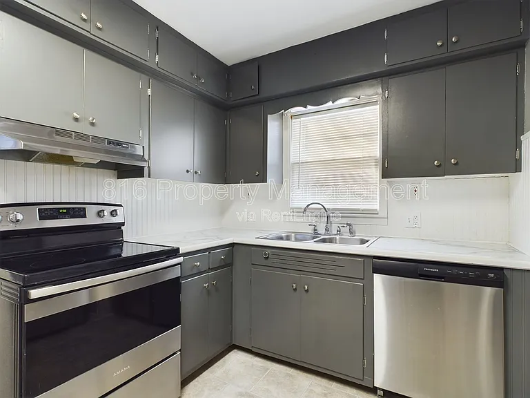 5012 S Grand Ave — Photo 5
