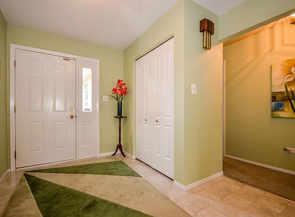 3rd image of 319 Terry Ln