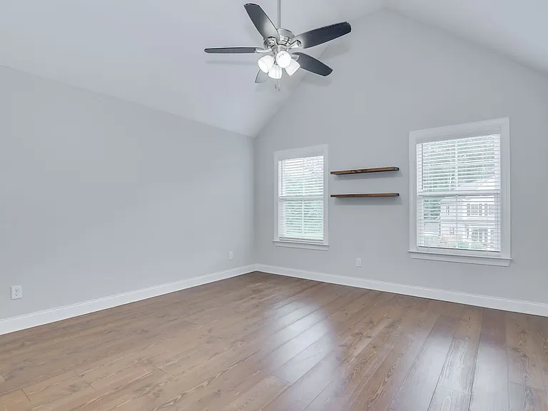344 Colonnades Dr — Photo 43