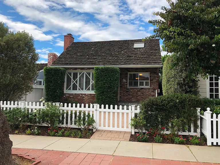 517 1/2 Marguerite Ave — Photo 1