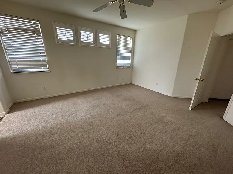 350 Sutley Cir — Photo 4