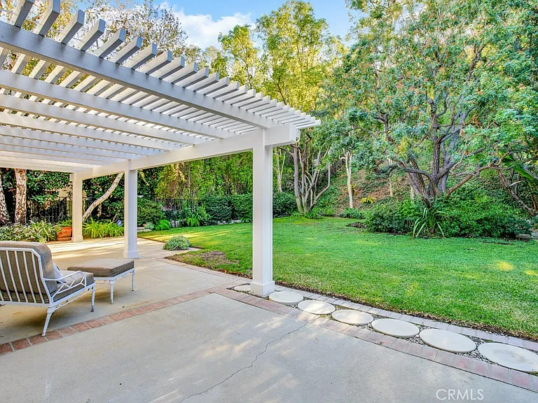 23450 Park Hermosa — Photo 9