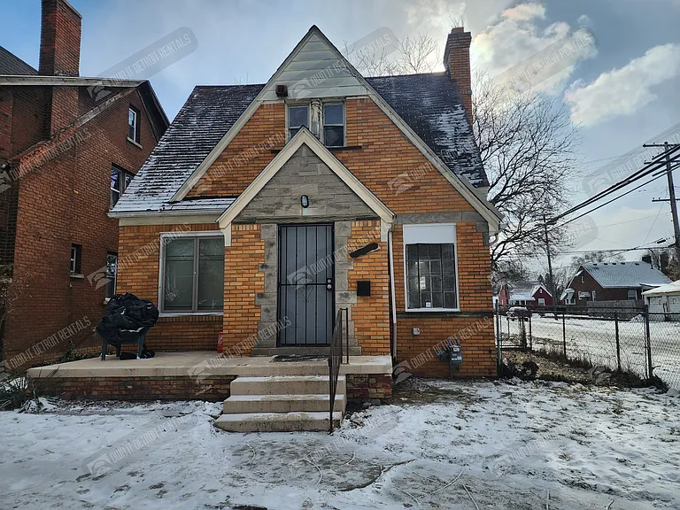 15000 Mayfield St — Photo 1