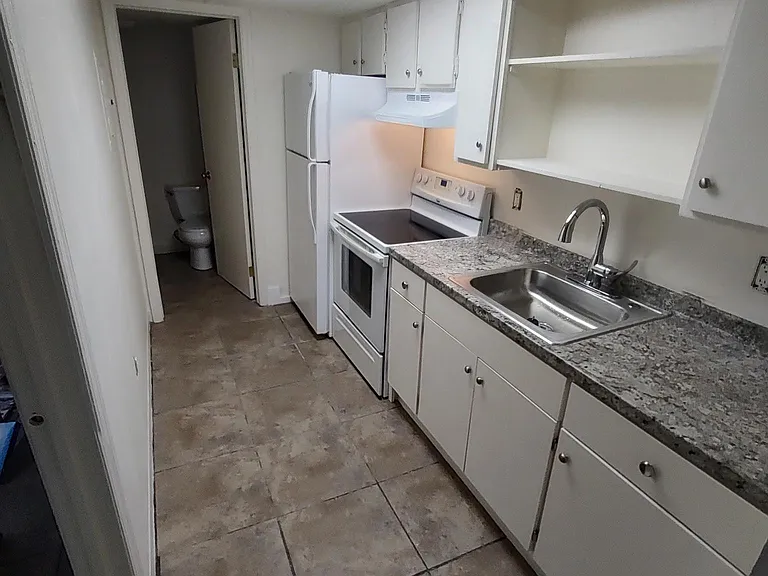 34 Railroad St #7 — Photo 1