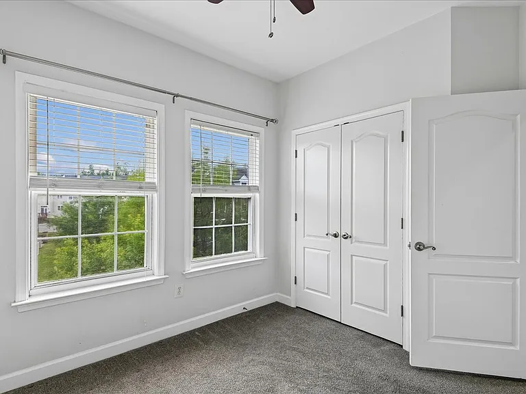 441 Penwood Dr — Photo 2